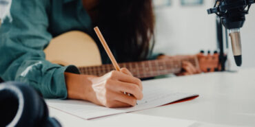 Kvinder på de danske musikhitlister